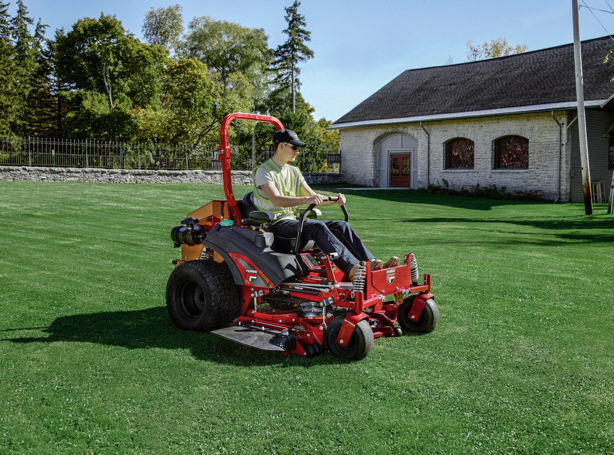 IS® 2600 Zero Turn Mower — view 4 view