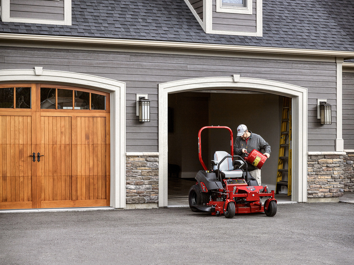 IS® 600 Zero Turn Mower — view 3 view